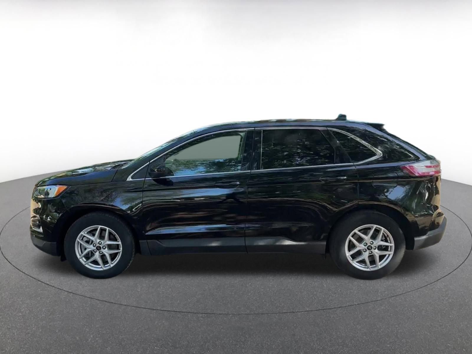 Image 8 of 2023 Ford Edge SUV
