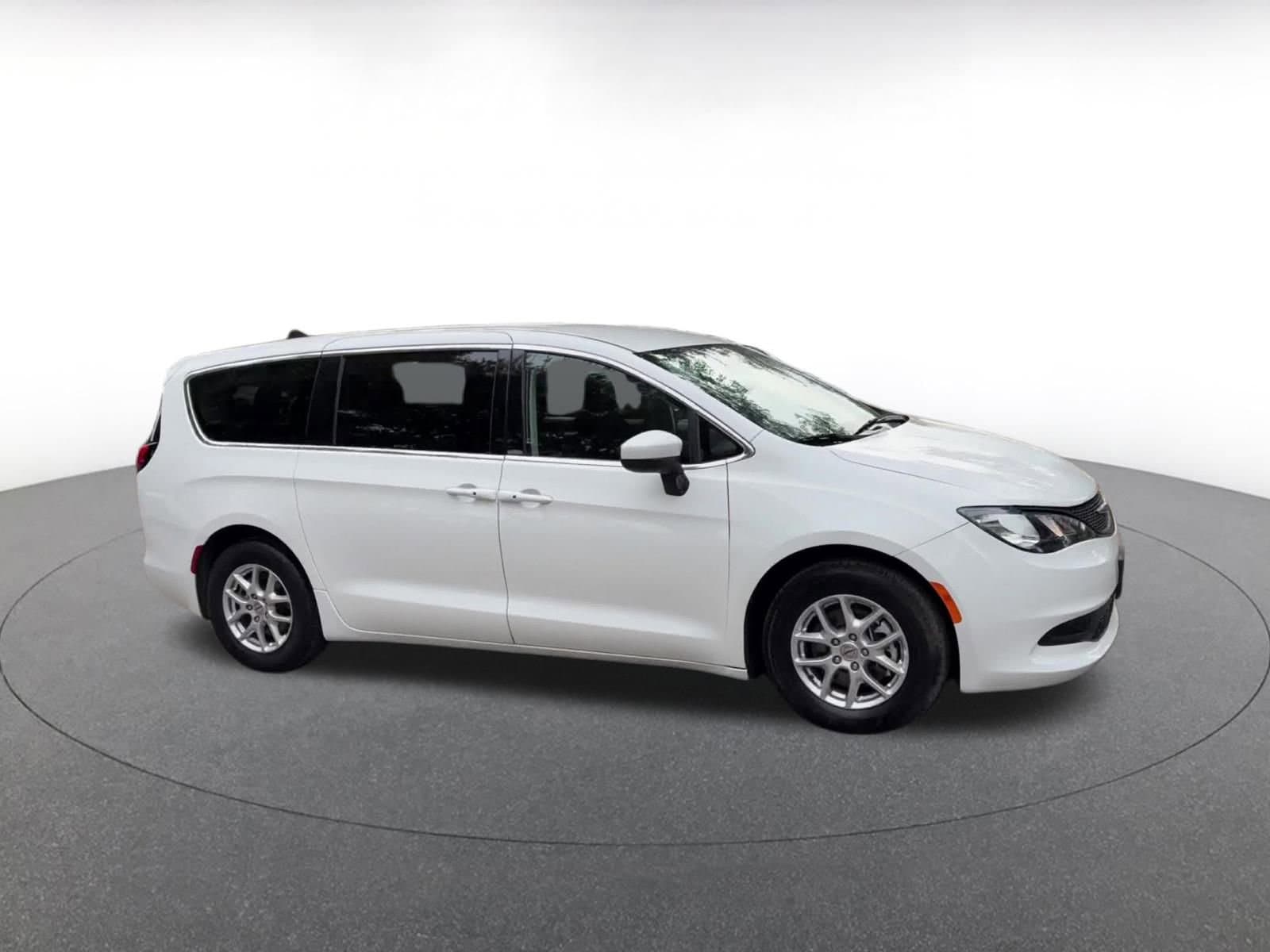 Thumbnail: 2023 Chrysler Voyager - 2