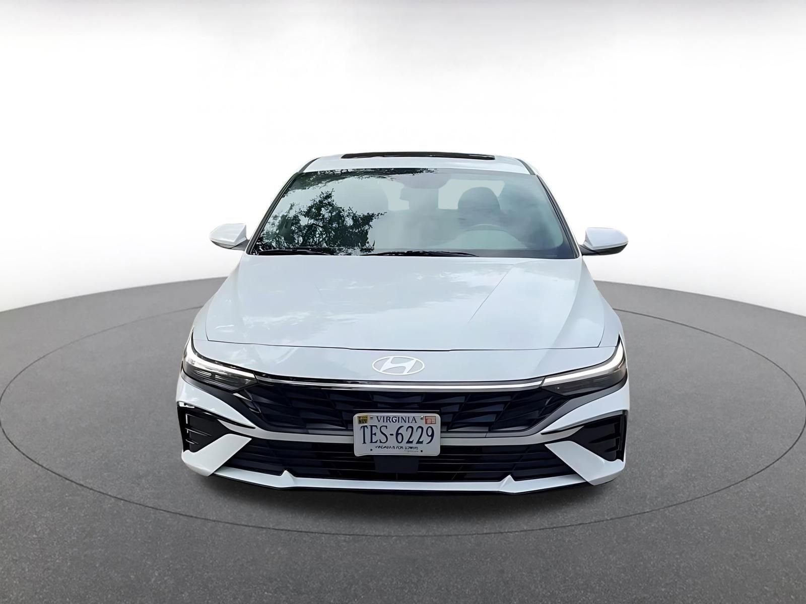 Thumbnail: 2025 Hyundai Elantra - 4