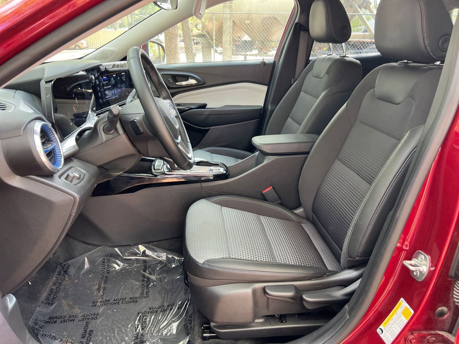 Thumbnail: 2025 Chevrolet Trax - 23