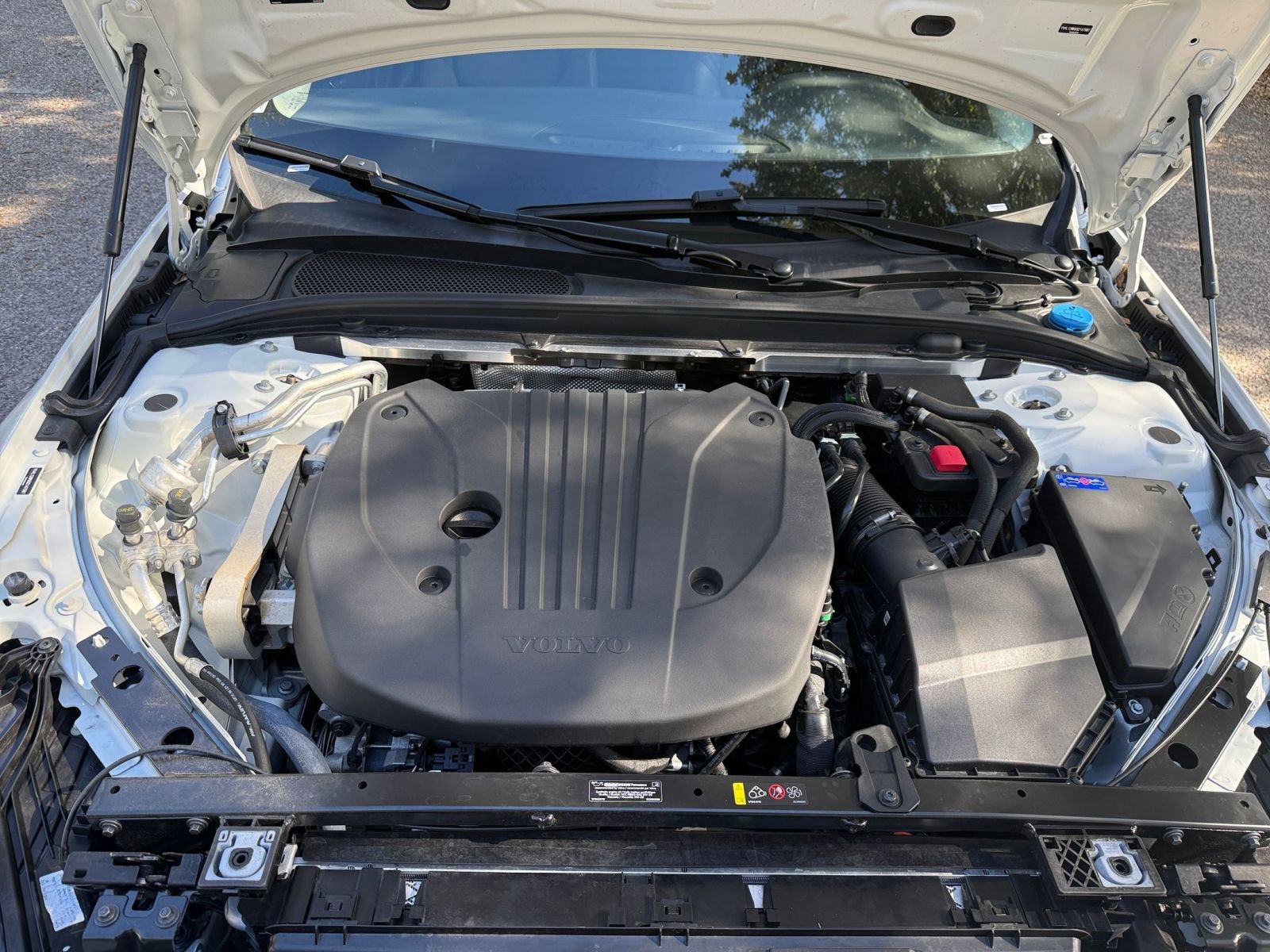 Thumbnail: 2025 Volvo S60 - 27