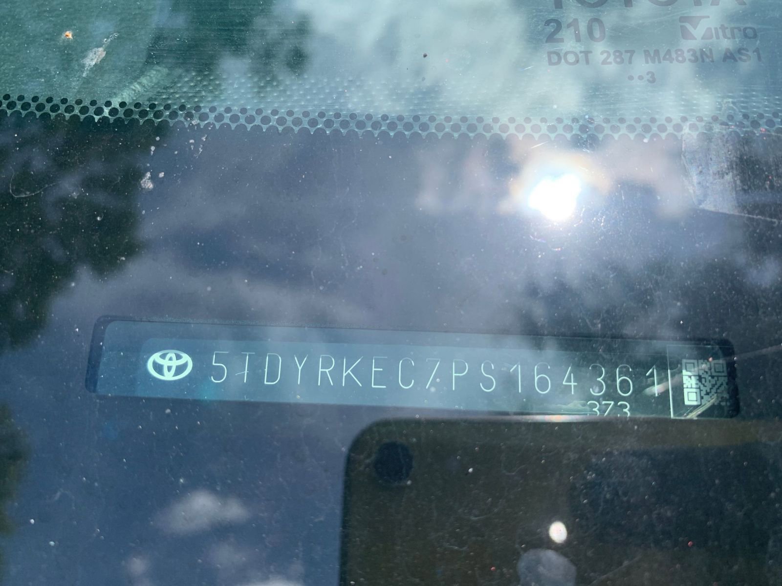 2023 Toyota Sienna XLE 25