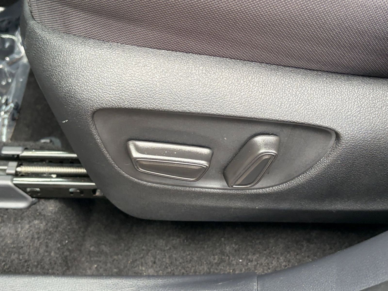 Thumbnail: 2025 Toyota Highlander - 23