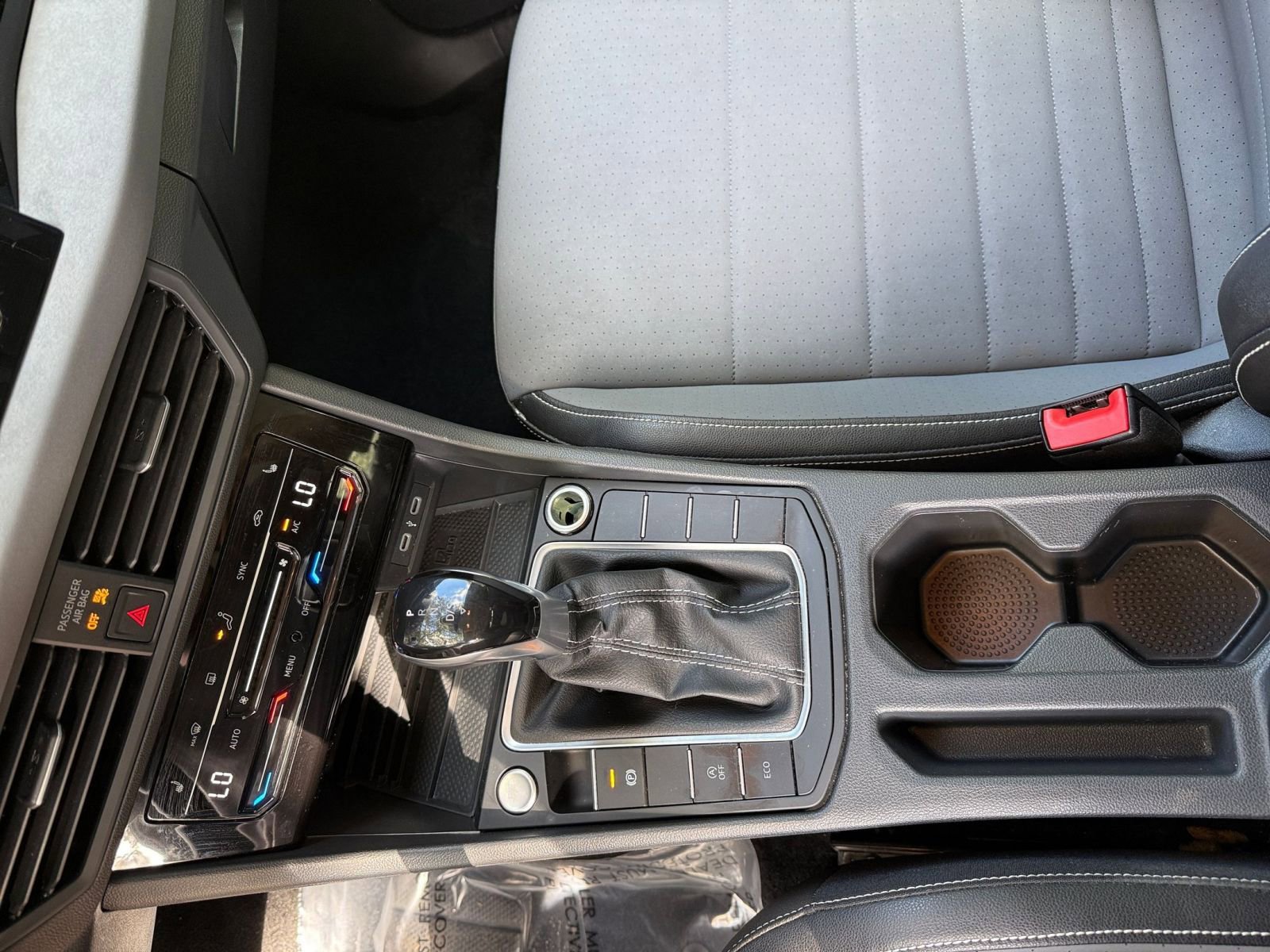 Thumbnail: 2025 Volkswagen Jetta - 35