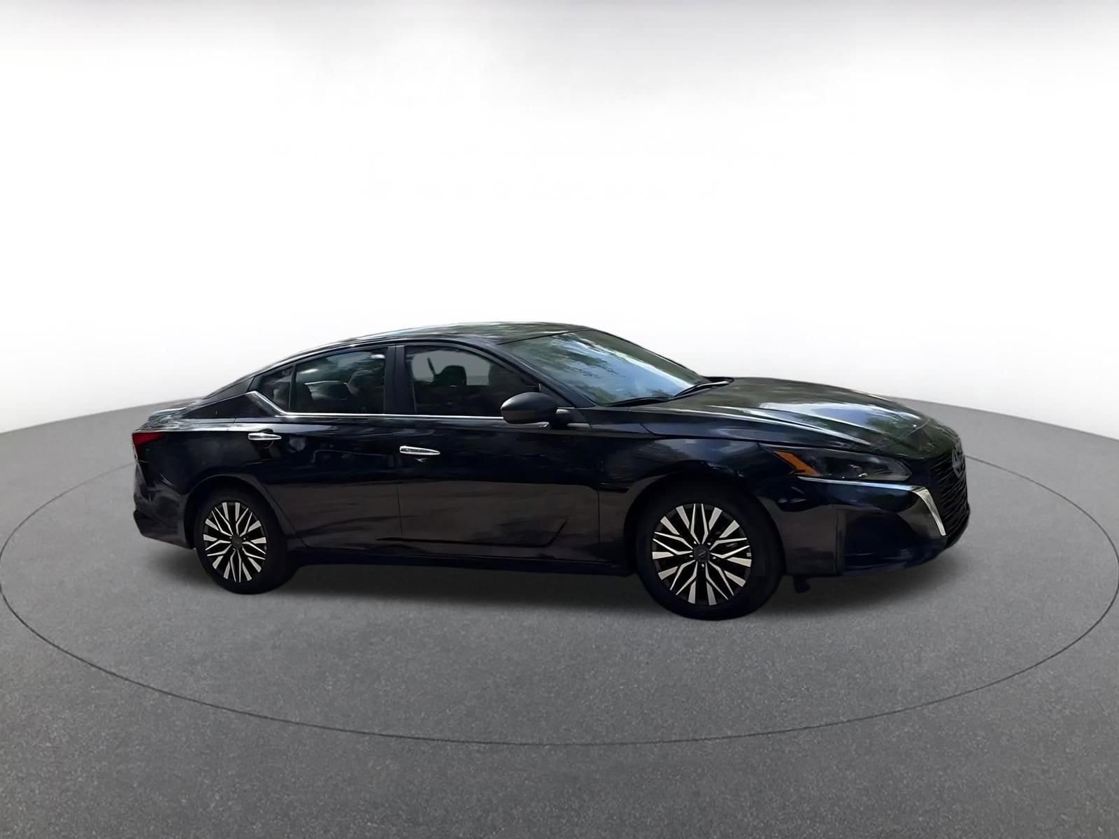 Thumbnail: 2025 Nissan Altima - 2