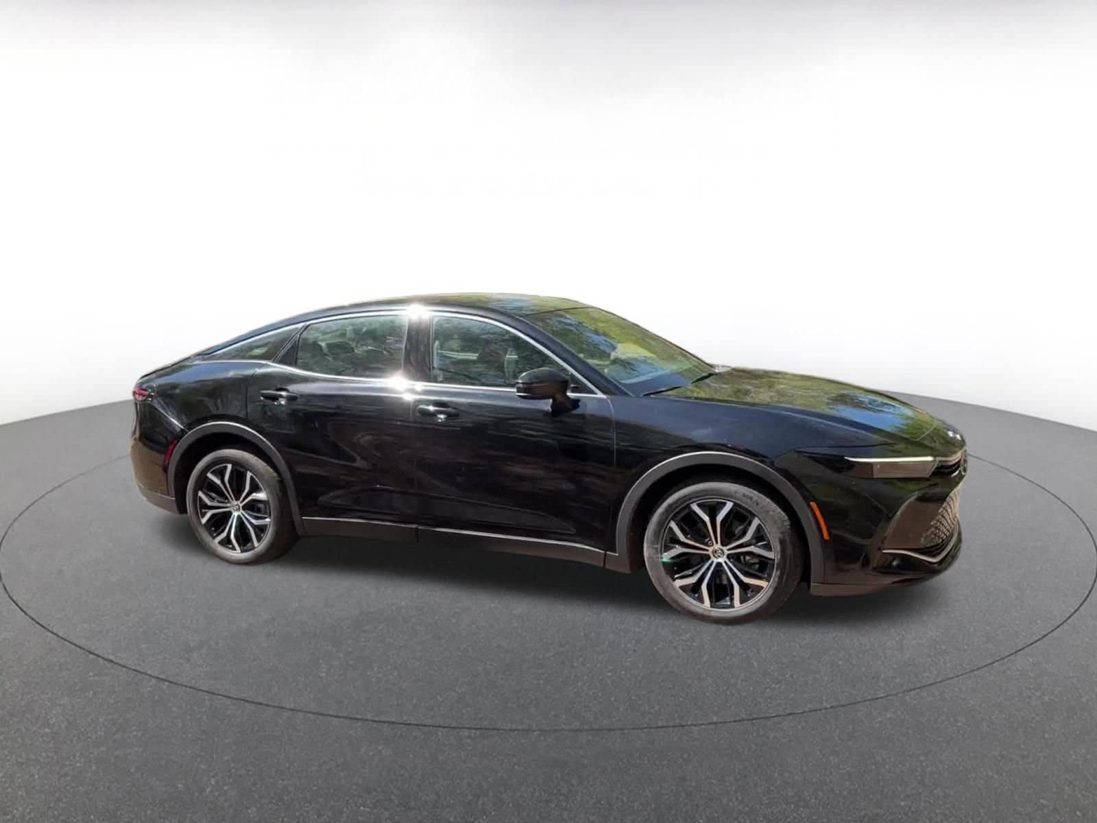 Thumbnail: 2025 Toyota Crown - 2