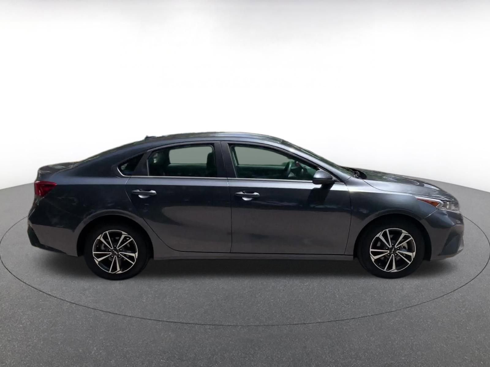 Thumbnail: 2024 Kia Forte - 16