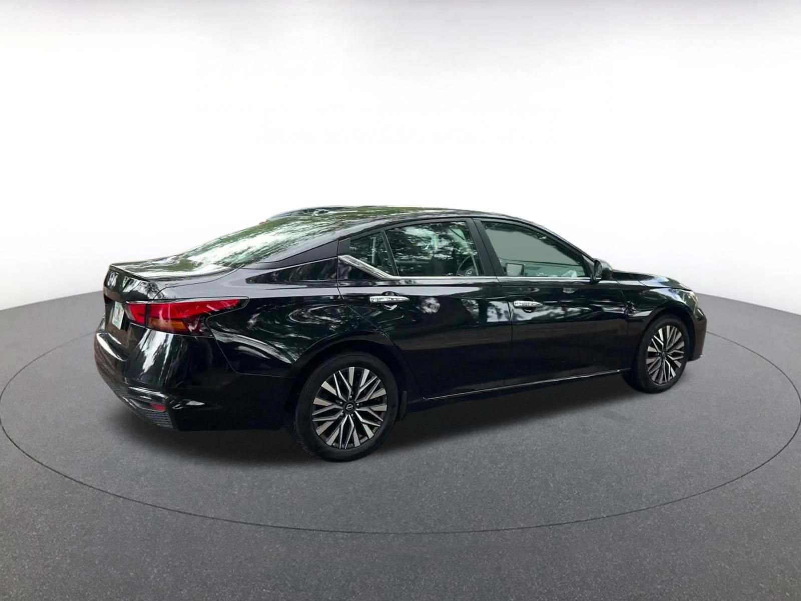 Thumbnail: 2025 Nissan Altima - 15