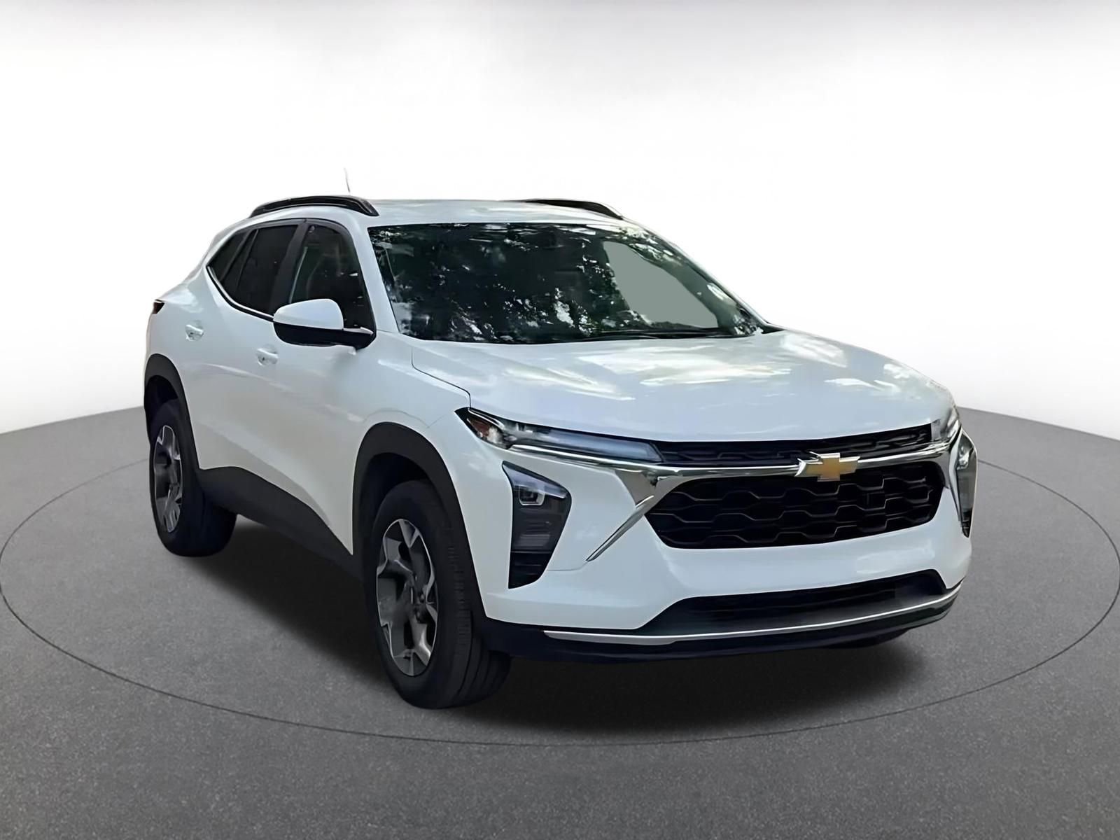 Thumbnail: 2025 Chevrolet Trax - 3