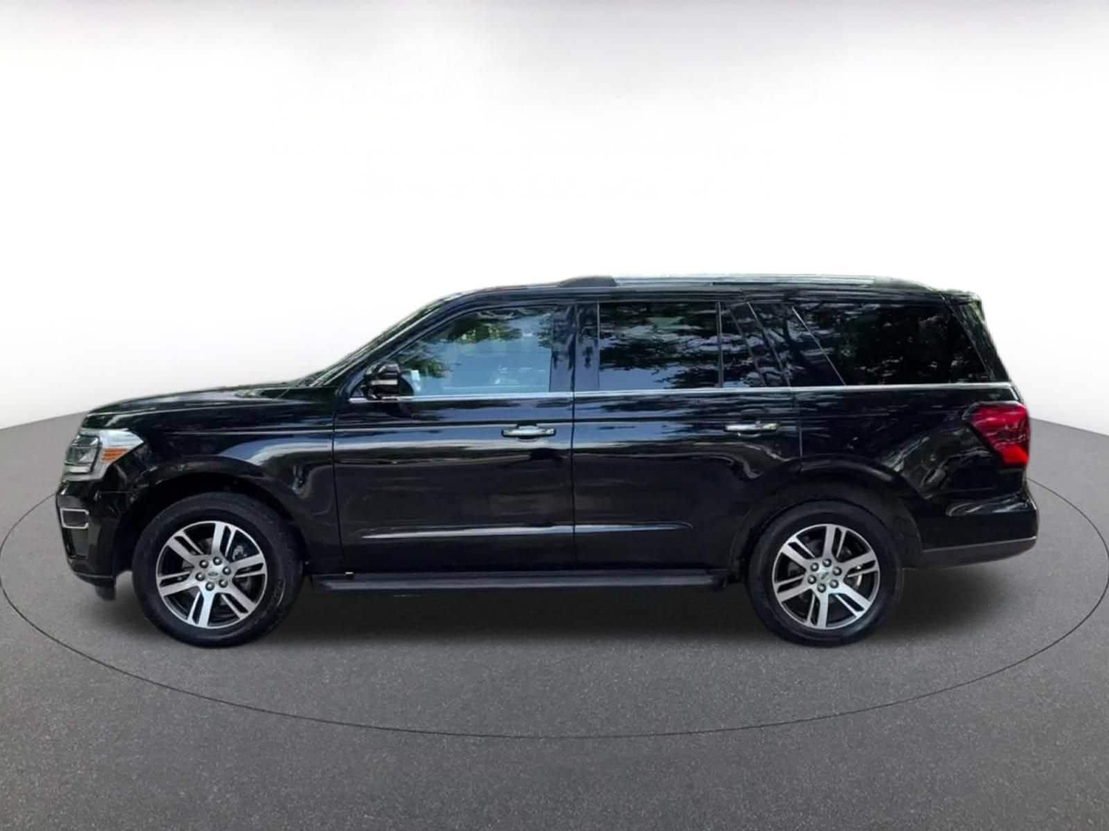 Thumbnail: 2024 Ford Expedition - 10