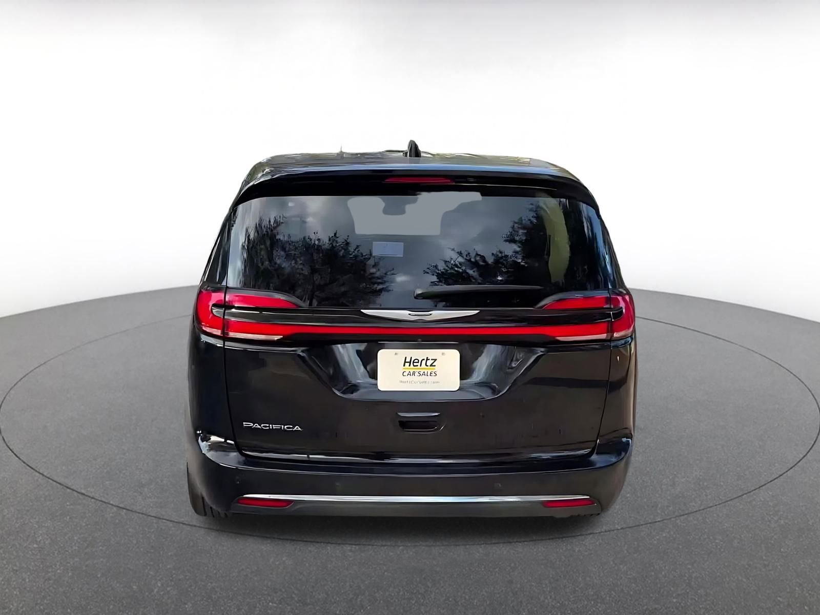 Thumbnail: 2024 Chrysler Pacifica - 12