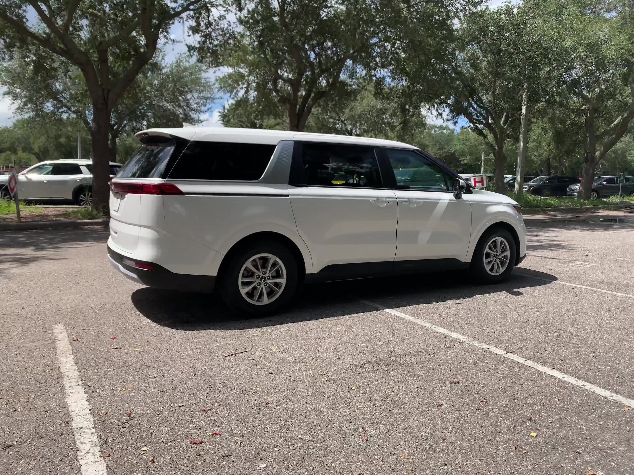 2023 Kia Carnival LX 15