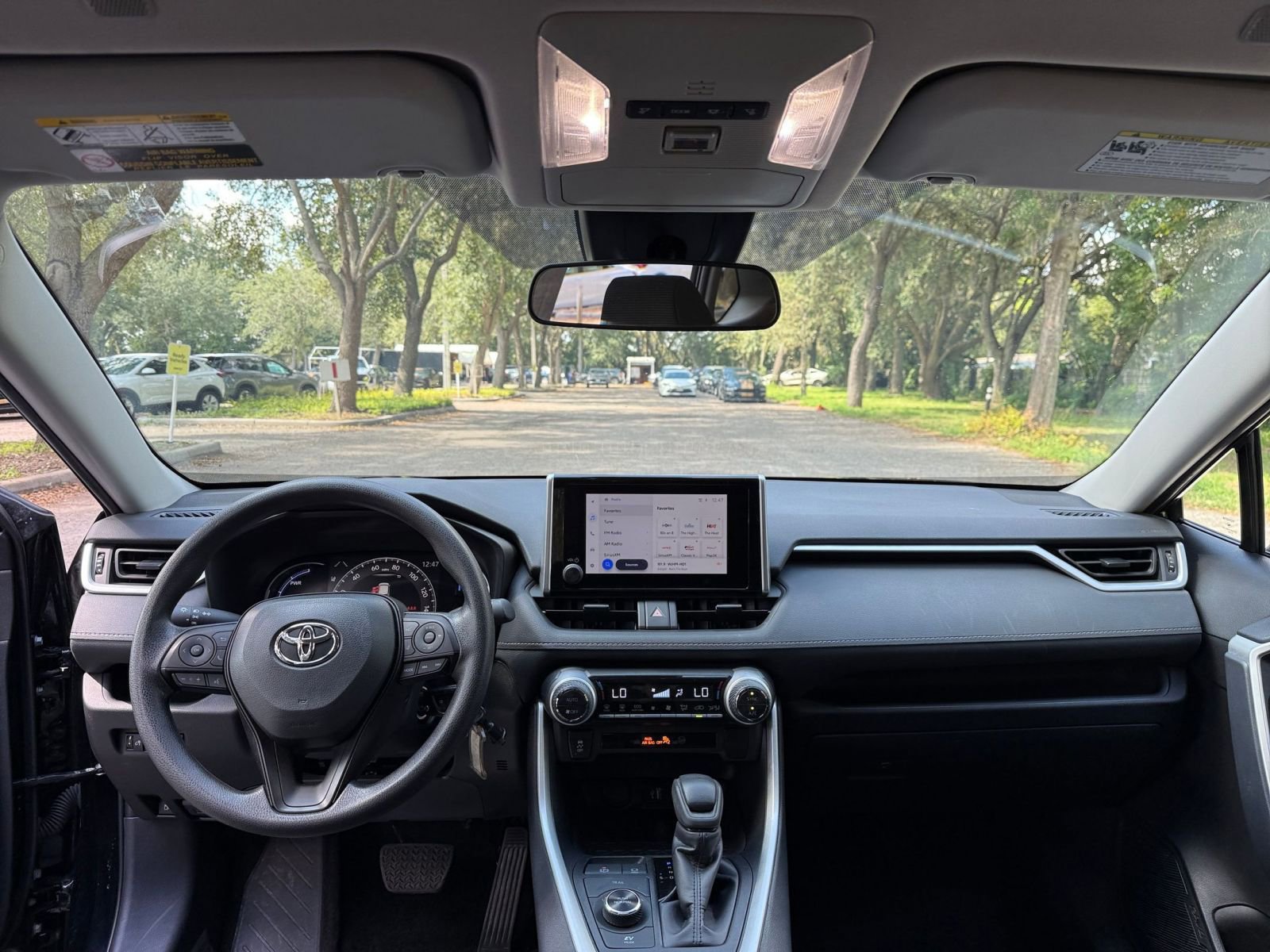 Thumbnail: 2025 Toyota RAV4 - 27