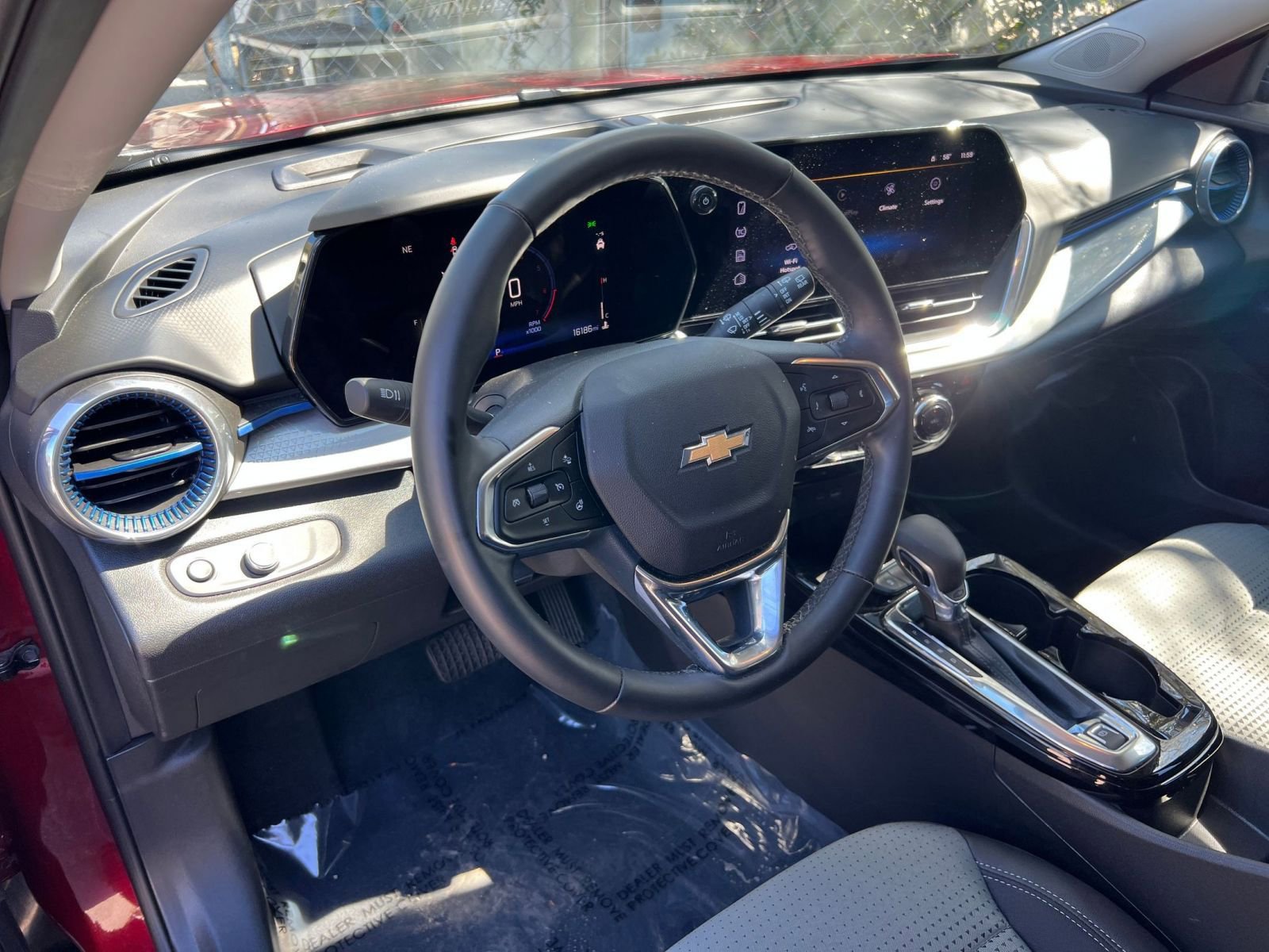 Thumbnail: 2025 Chevrolet Trax - 31