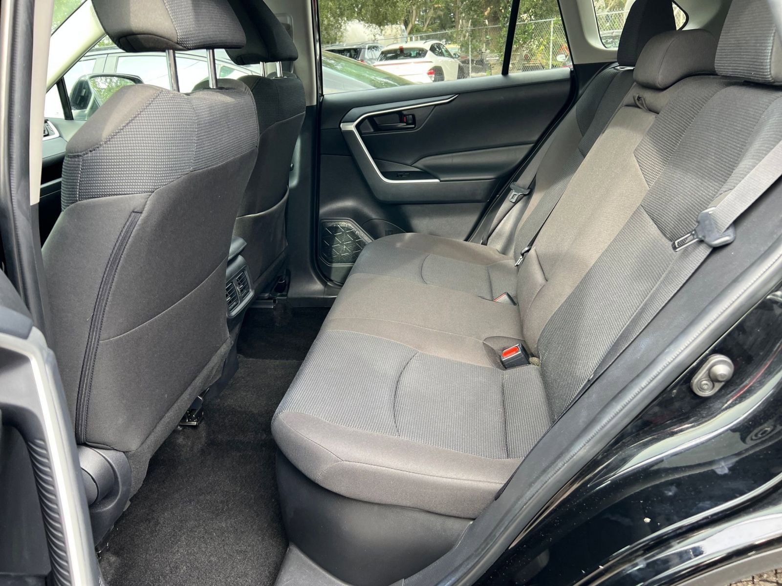 Thumbnail: 2025 Toyota RAV4 - 32