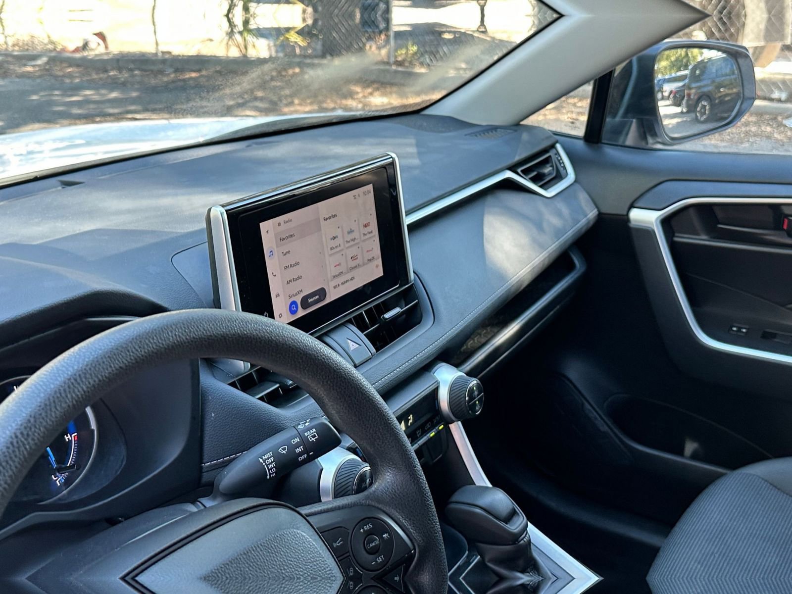 Thumbnail: 2025 Toyota RAV4 - 29