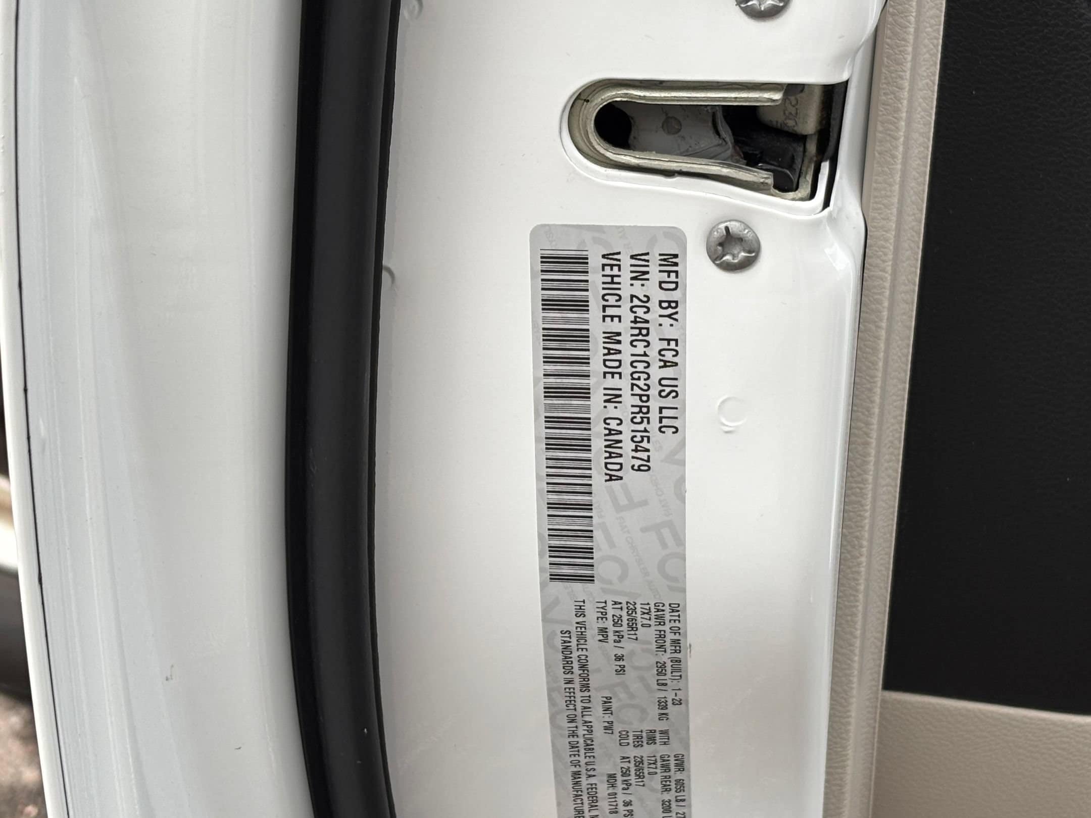 Thumbnail: 2023 Chrysler Voyager - 20