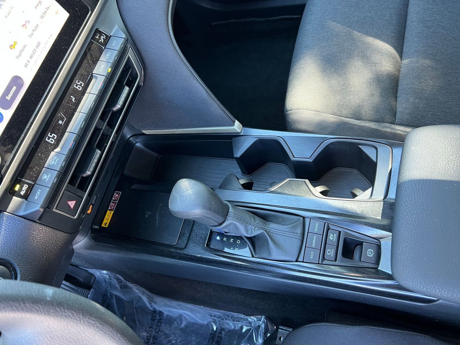 Thumbnail: 2025 Toyota Camry - 35