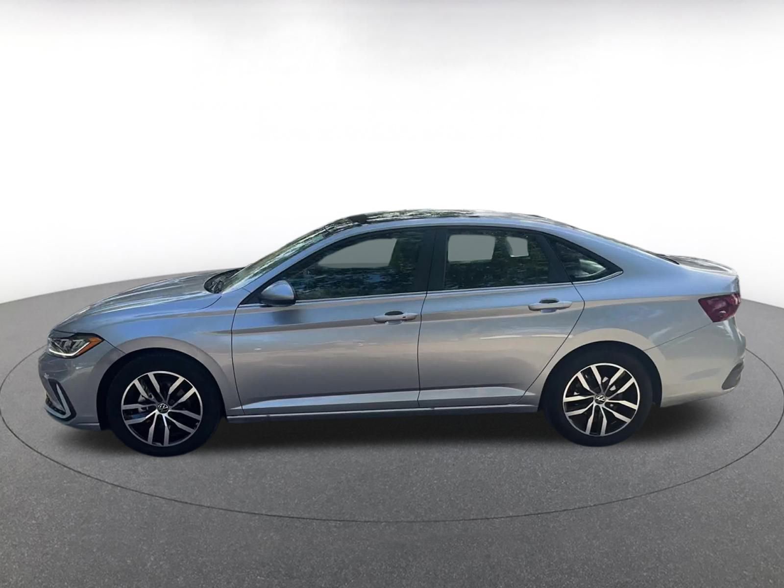 Thumbnail: 2025 Volkswagen Jetta - 9