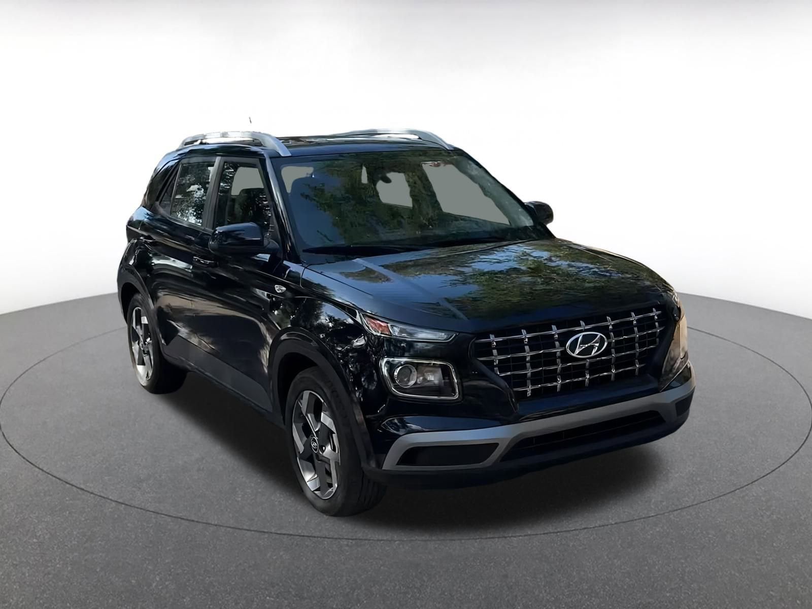 Thumbnail: 2025 Hyundai Venue - 3
