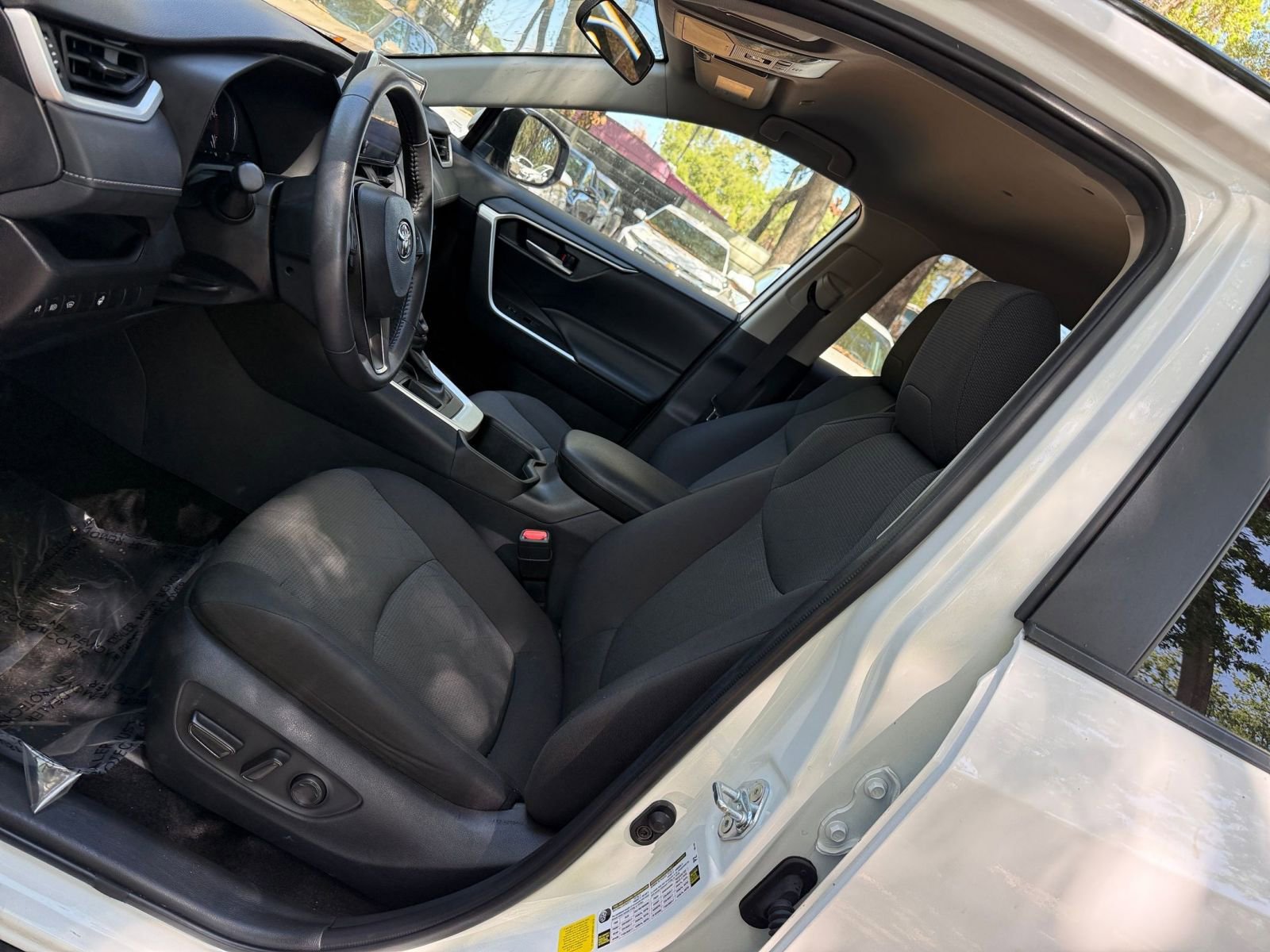 Thumbnail: 2025 Toyota RAV4 - 23