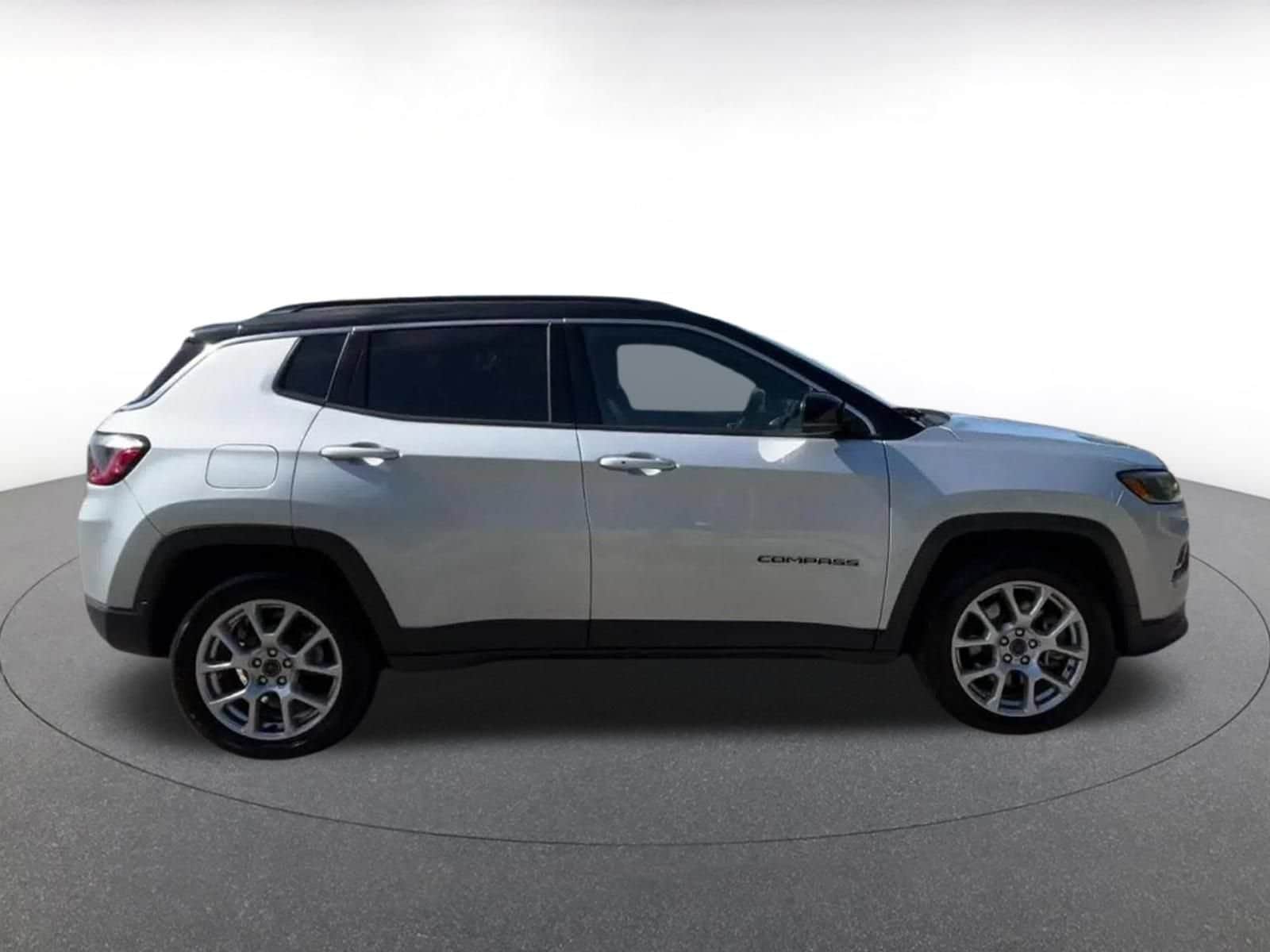 Thumbnail: 2025 Jeep Compass - 16