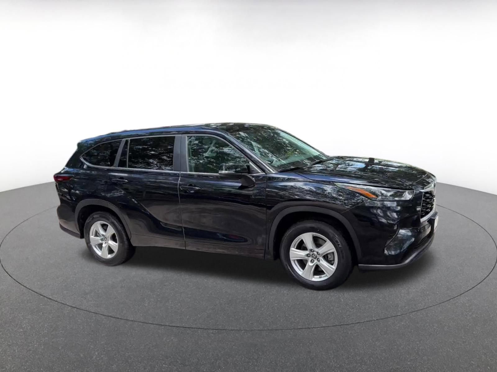 Thumbnail: 2025 Toyota Highlander - 2