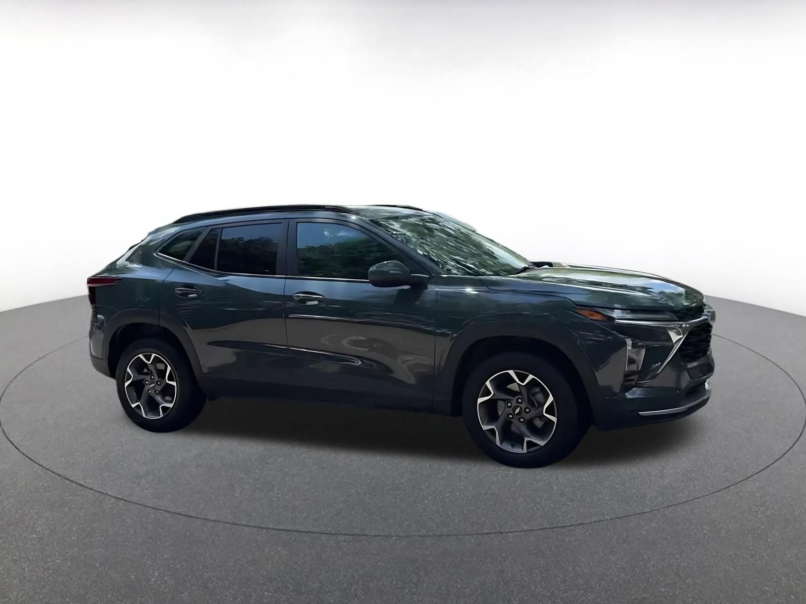 Thumbnail: 2025 Chevrolet Trax - 2