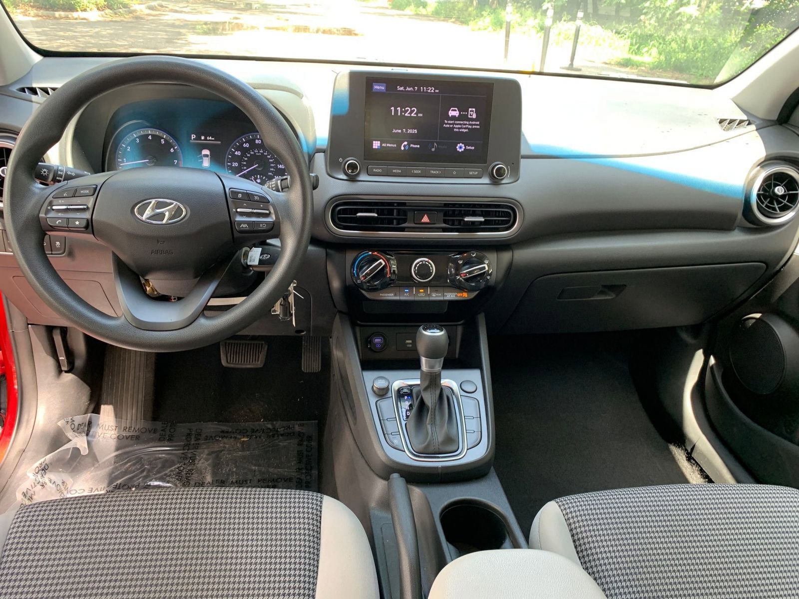 2022 Hyundai Kona SE 27