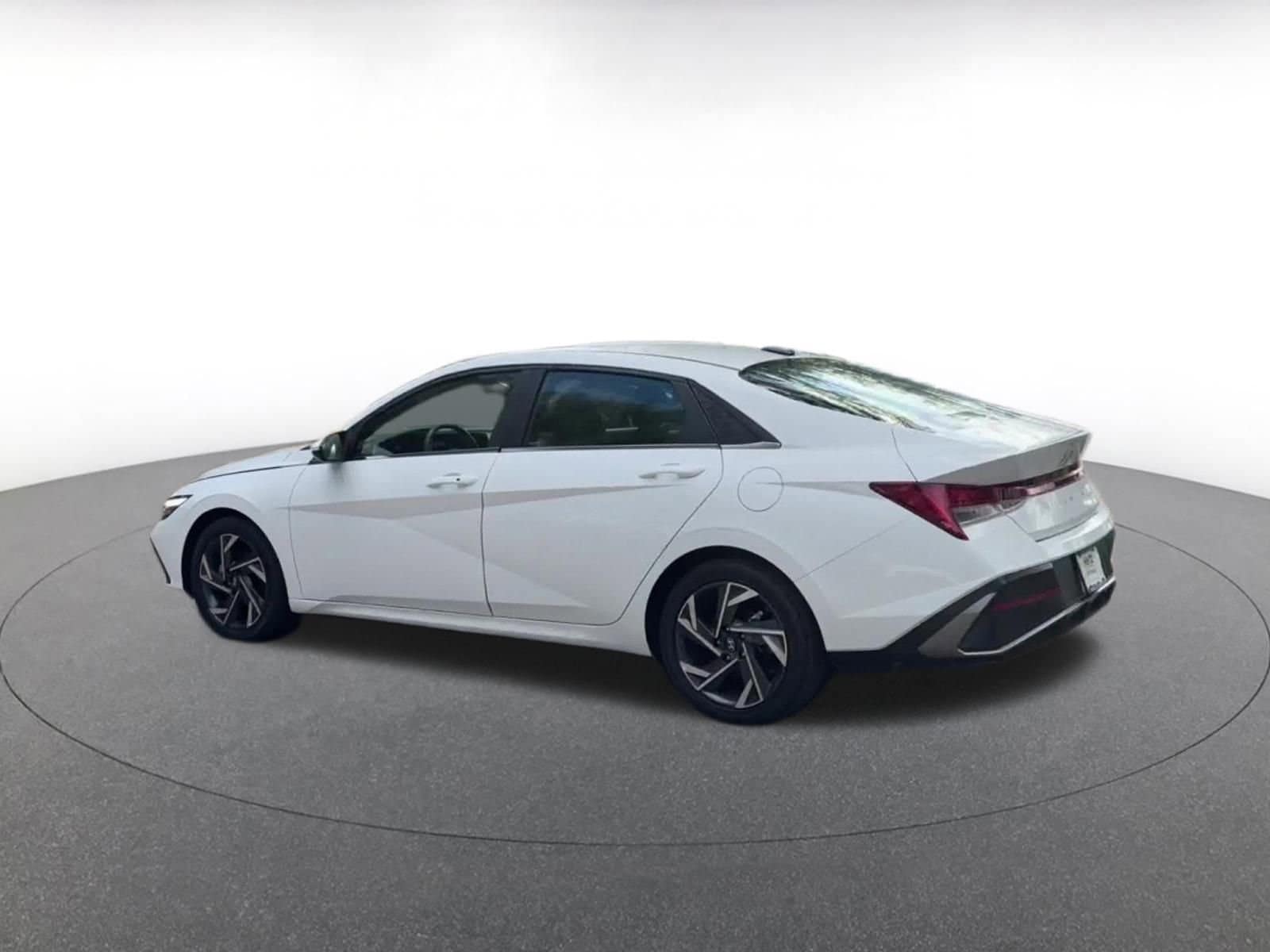 Thumbnail: 2025 Hyundai Elantra - 10