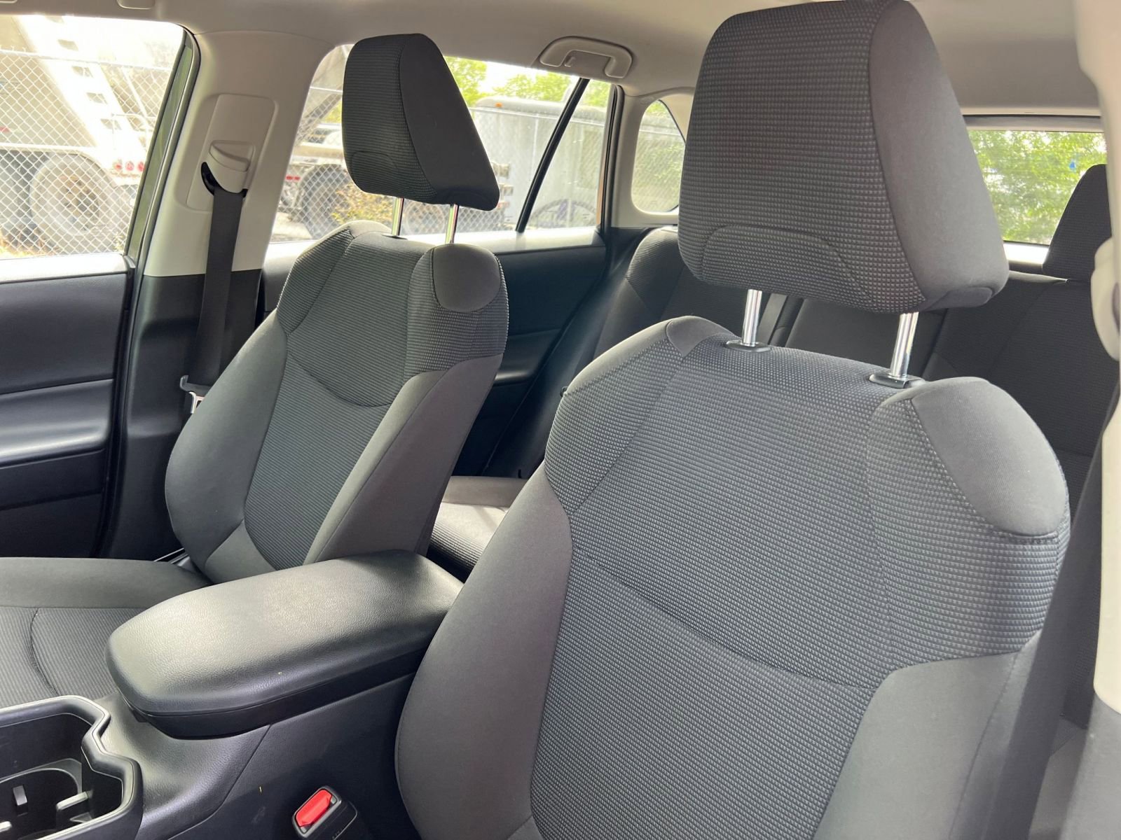 Thumbnail: 2025 Toyota RAV4 - 31