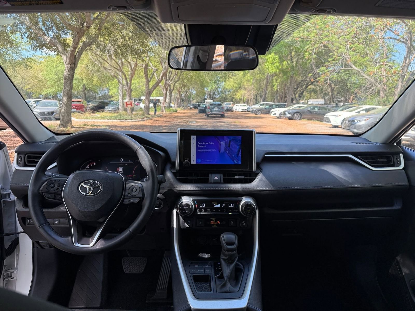 Thumbnail: 2025 Toyota RAV4 - 29