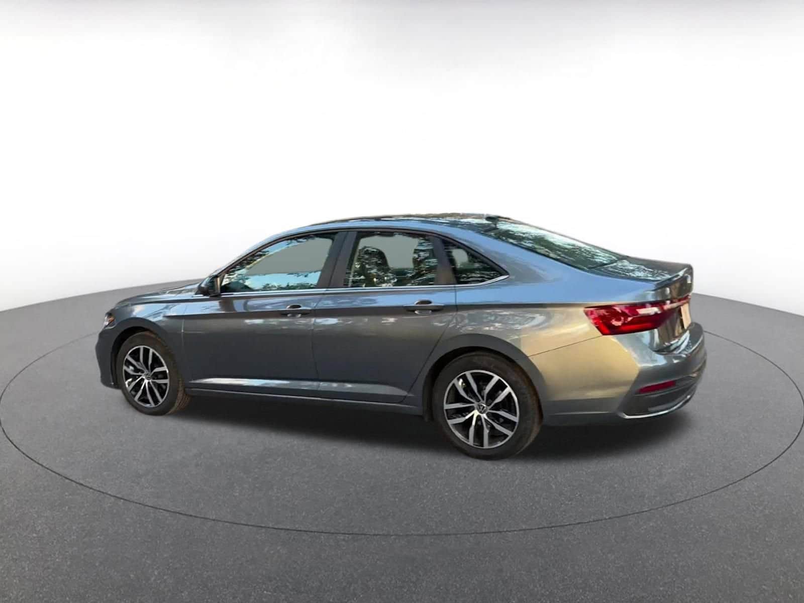 Thumbnail: 2025 Volkswagen Jetta - 10