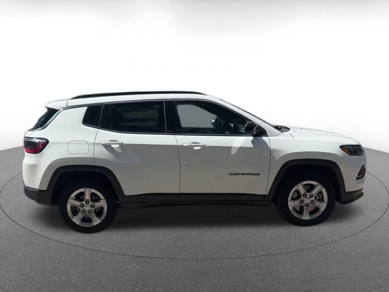 Thumbnail: 2023 Jeep Compass - 16