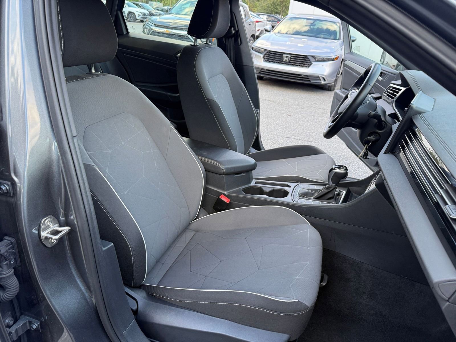 Thumbnail: 2025 Volkswagen Jetta - 30