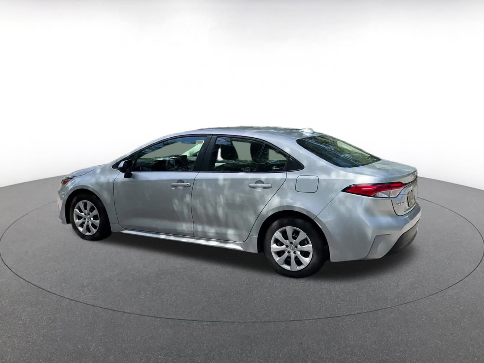 Thumbnail: 2024 Toyota Corolla - 10