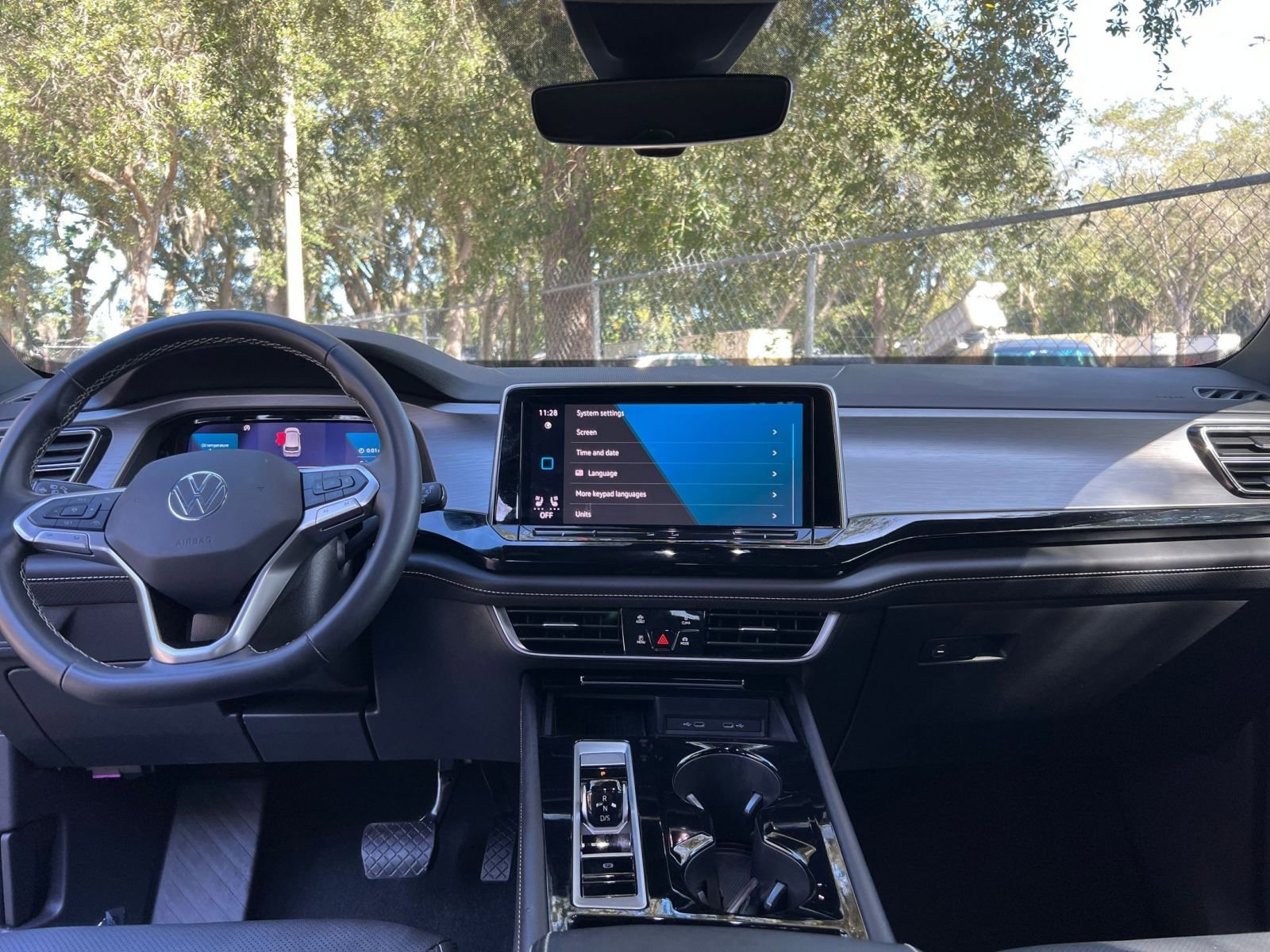 Thumbnail: 2025 Volkswagen Atlas - 31