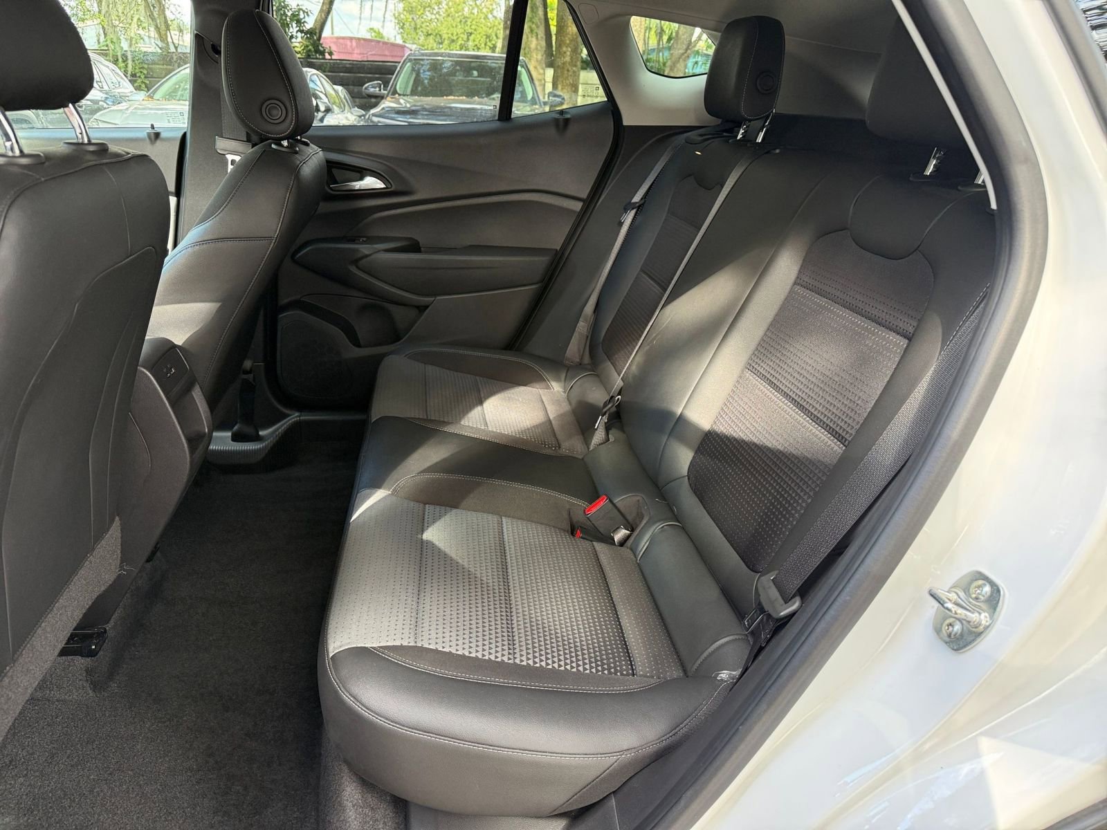 Thumbnail: 2025 Chevrolet Trax - 33