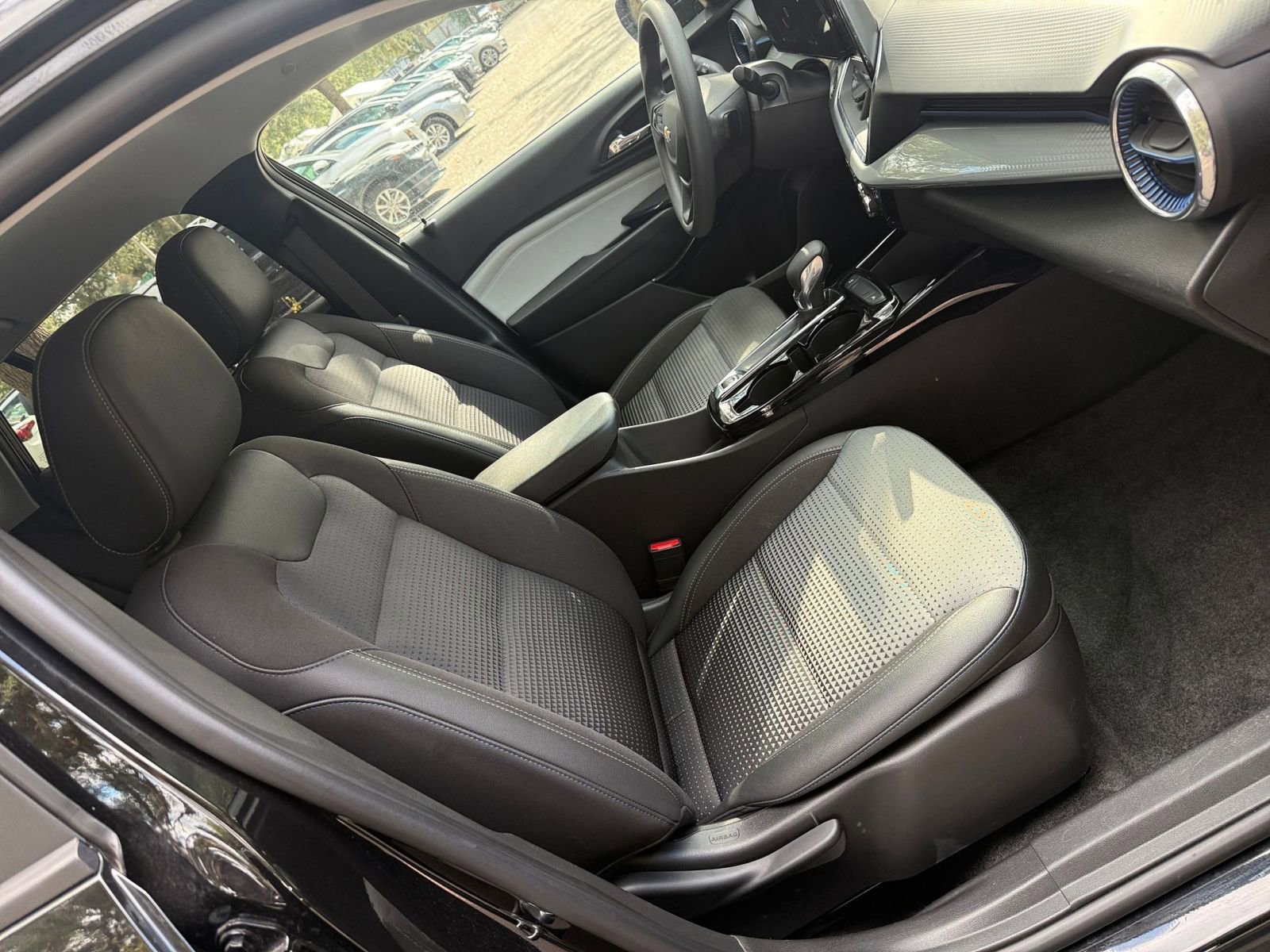 Thumbnail: 2025 Chevrolet Trax - 21