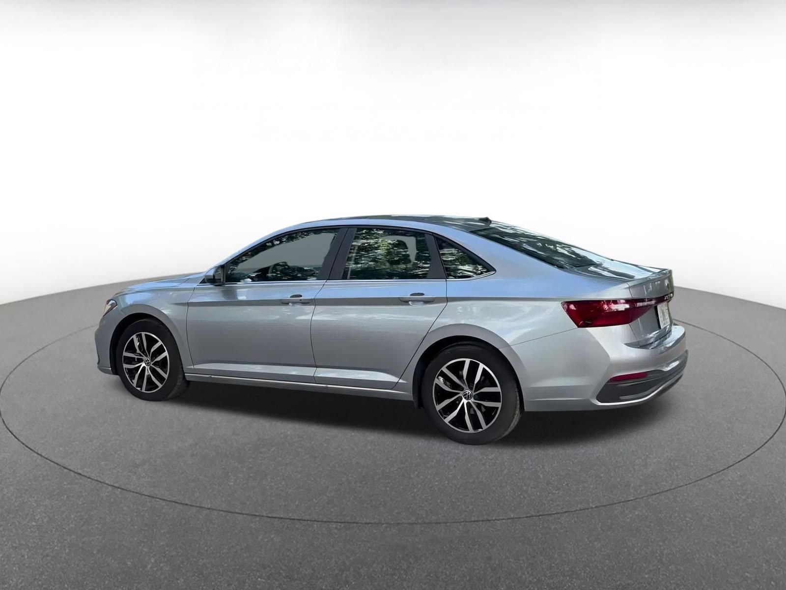 Thumbnail: 2025 Volkswagen Jetta - 10