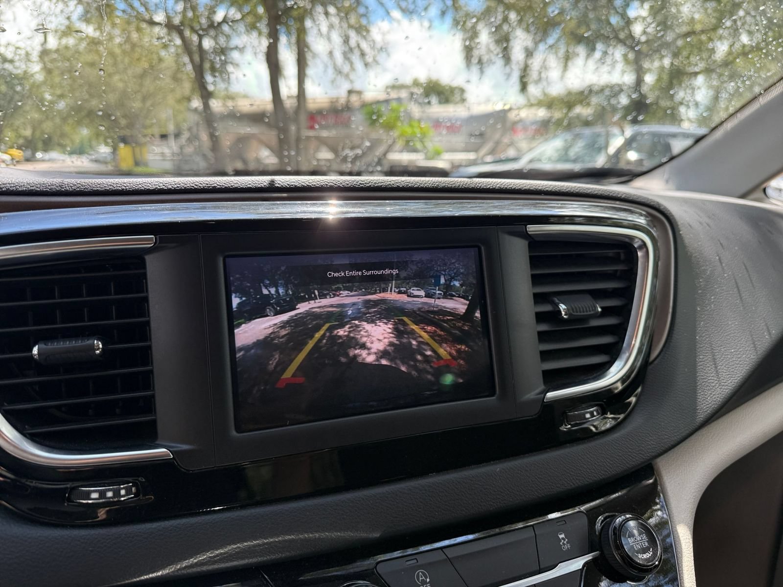 Thumbnail: 2024 Chrysler Voyager - 22