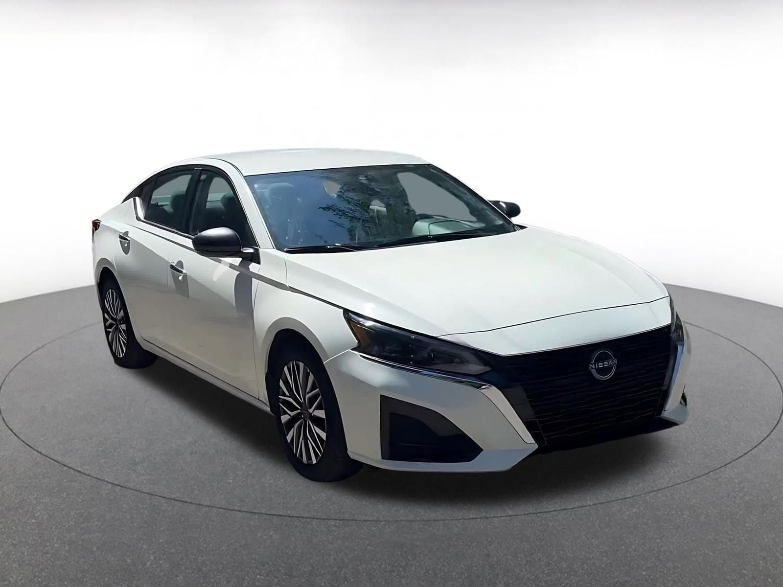 Thumbnail: 2025 Nissan Altima - 3