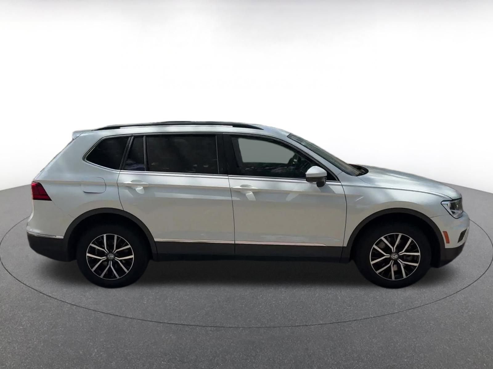 Thumbnail: 2021 Volkswagen Tiguan - 16