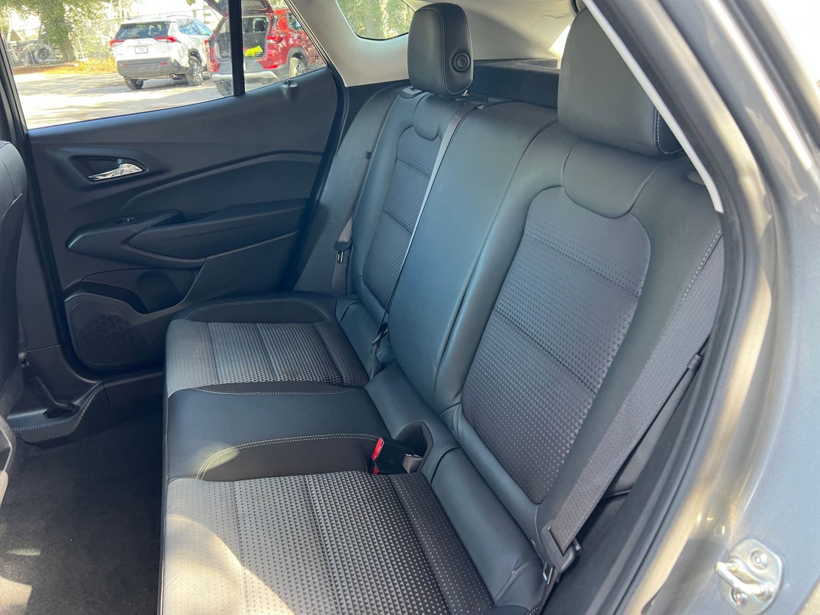 Thumbnail: 2025 Chevrolet Trax - 32