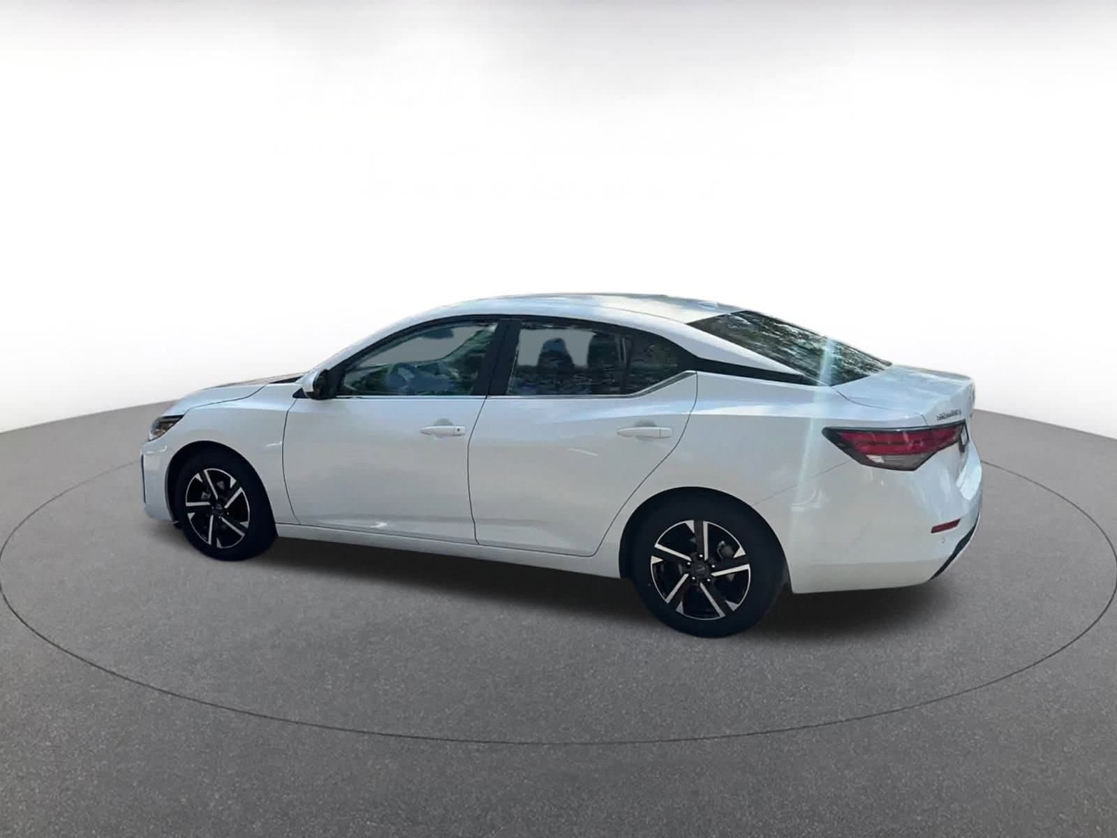 Thumbnail: 2024 Nissan Sentra - 10