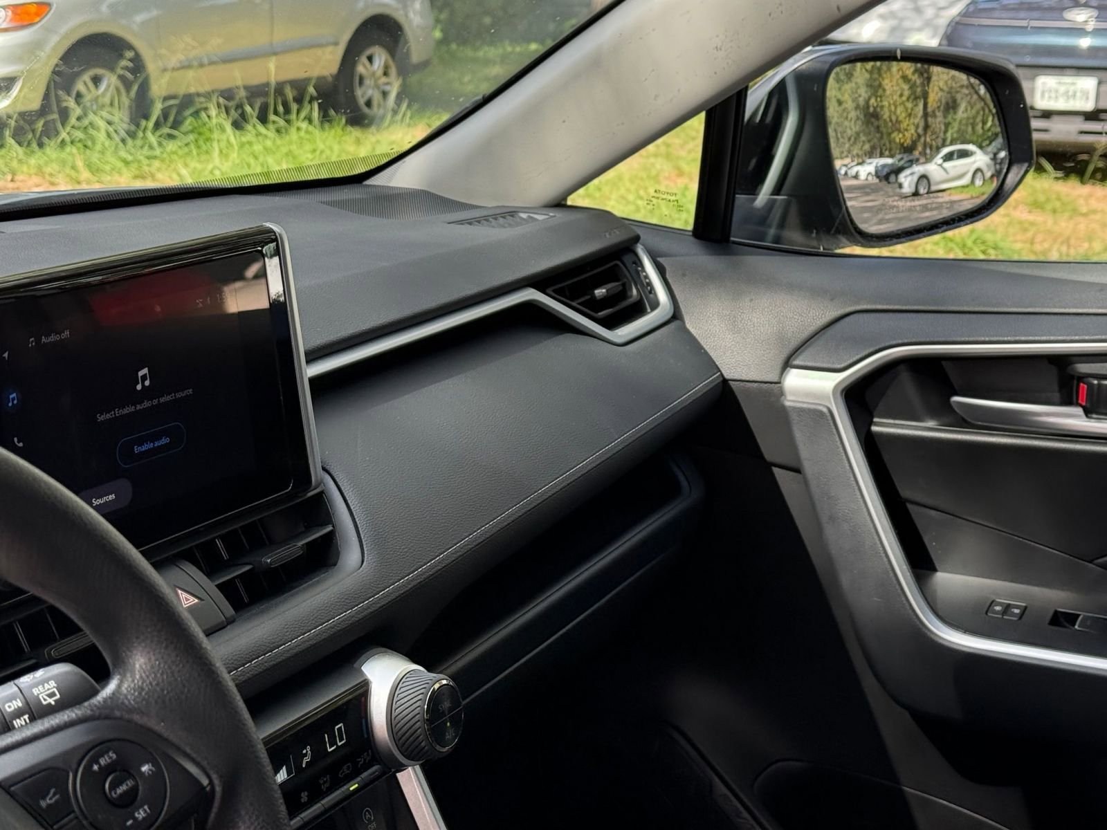 Thumbnail: 2025 Toyota RAV4 - 29