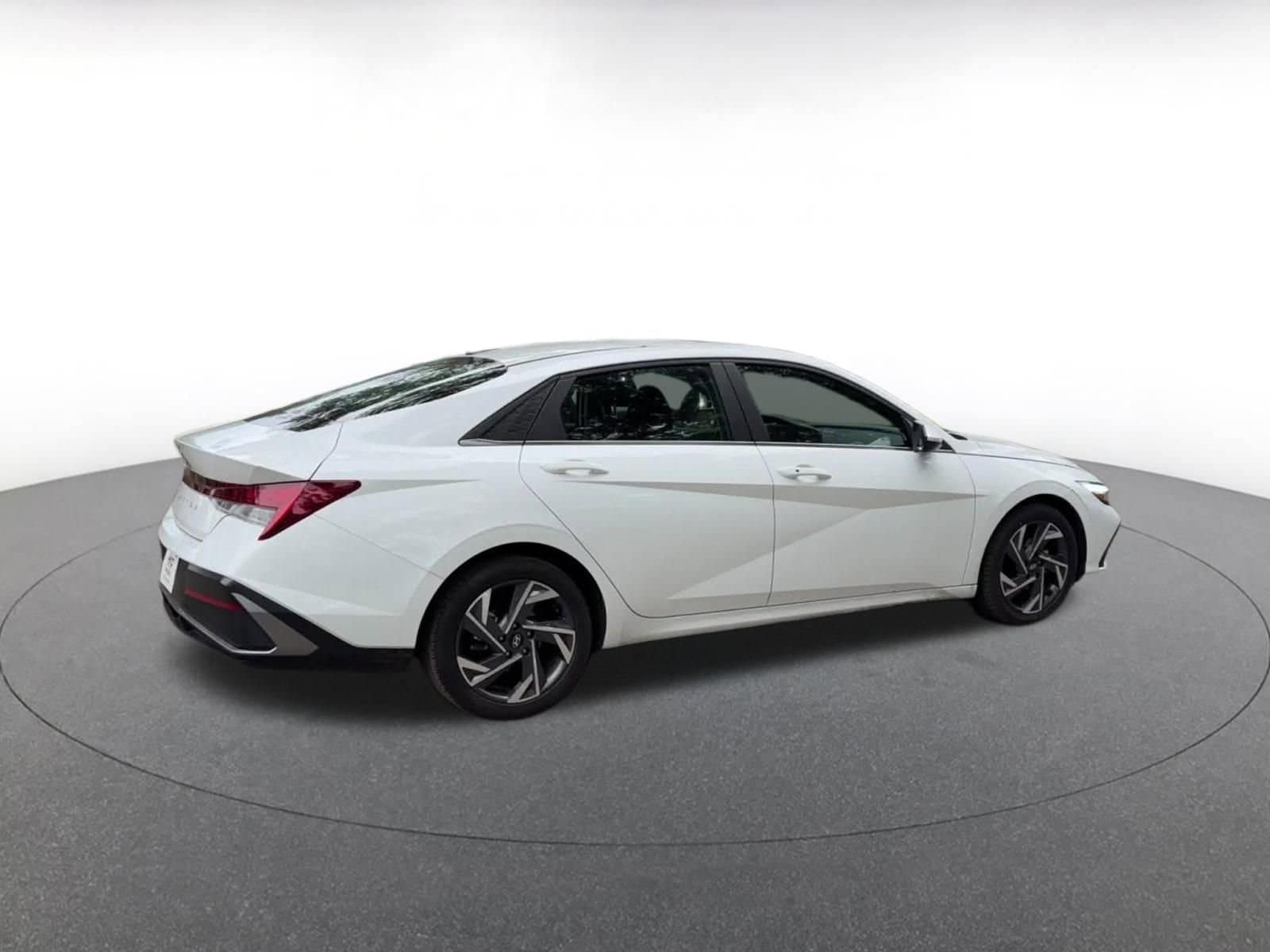 Thumbnail: 2025 Hyundai Elantra - 14