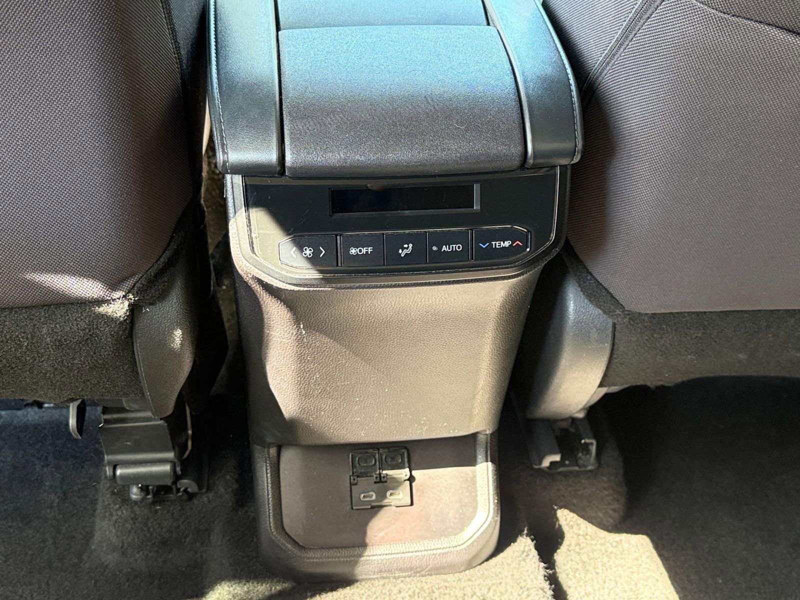 Thumbnail: 2025 Toyota Highlander - 21