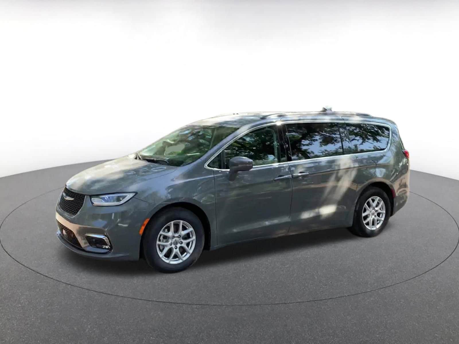 Thumbnail: 2022 Chrysler Pacifica - 7