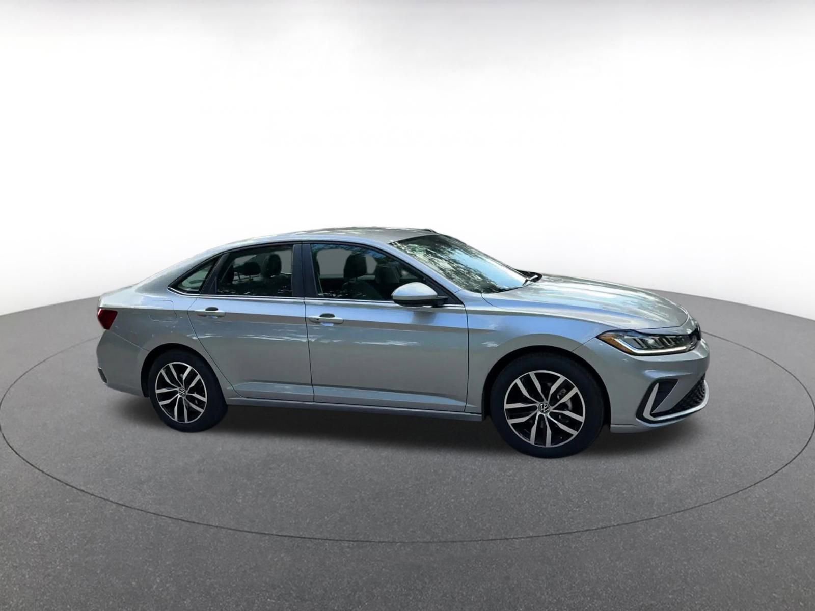 Thumbnail: 2025 Volkswagen Jetta - 2